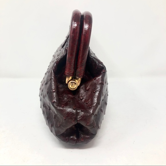 ✨GUCCI✨ OMG!! Exotic Ostrich Clutch w Gold GG Wine - Picture 4 of 8